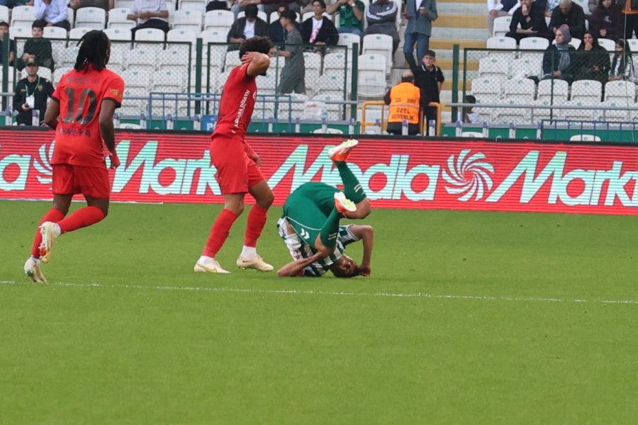 Trendyol Süper Lig: Konyaspor: 1 - Gençlerbirliği: 0 (ilk Yarı)