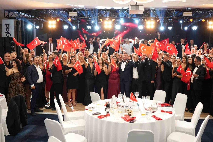 Antgiad, Cumhuriyet’in 103. Yılını Cumhuriyet Balosu İle Kutladı