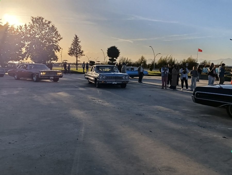 Klasik Otomobiller Beyşehir Gölü’nü Turladı