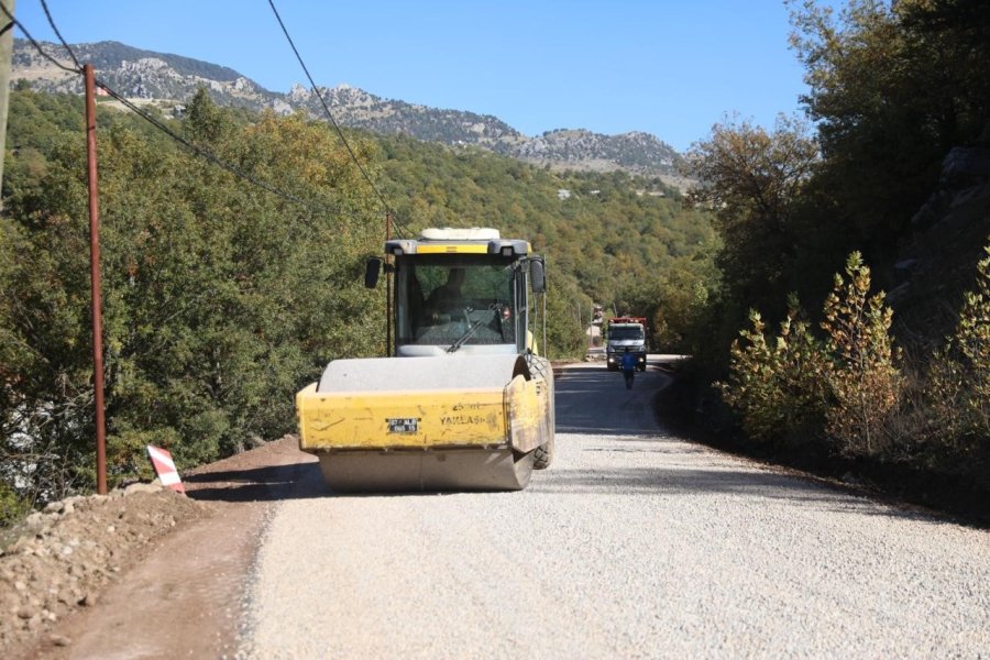 Alanya Belediyesi’nden 5 Mahalleye 32 Kilometrelik Asfalt Yatırımı