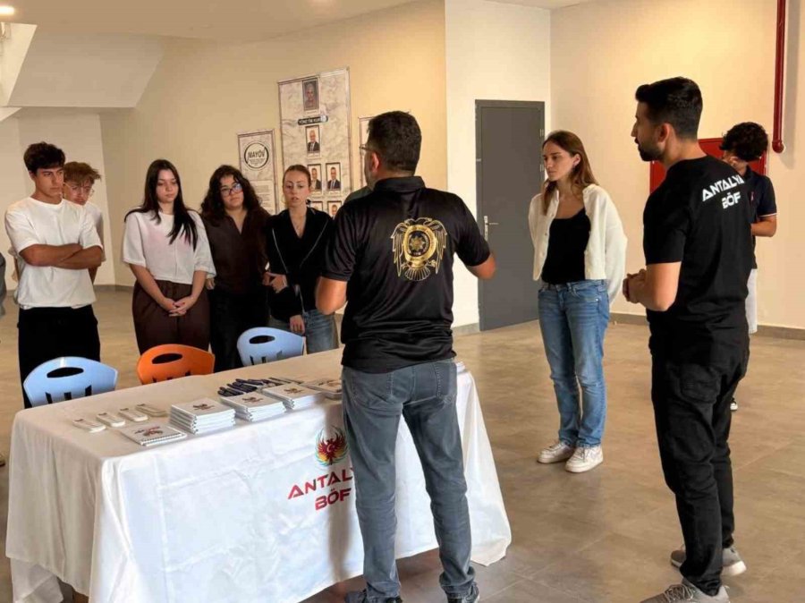 Antalya’da "gençlerle Beraberiz" Projesiyle 14 Bin 638 Öğrenciye Ulaşıldı