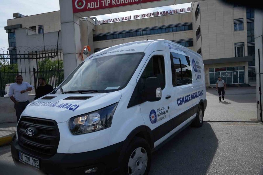 Hortumun Uçurduğu Konteyner Faciasında Hayatını Kaybedenlerin Cenazeleri Teslim Alındı