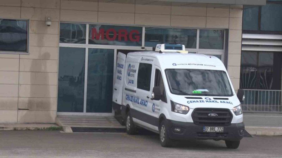 Hortumun Uçurduğu Konteyner Faciasında Hayatını Kaybedenlerin Cenazeleri Teslim Alındı