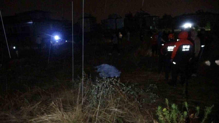 Antalya’da Hortum İşçilerin Kaldığı 2 Konteyneri Savurdu: 5 Ölü, 1 Yaralı