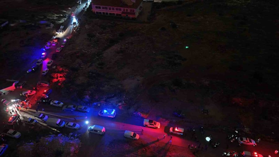 Hortumun Vurduğu Konteynerlerde 4 Ölü, 1 Yaralı