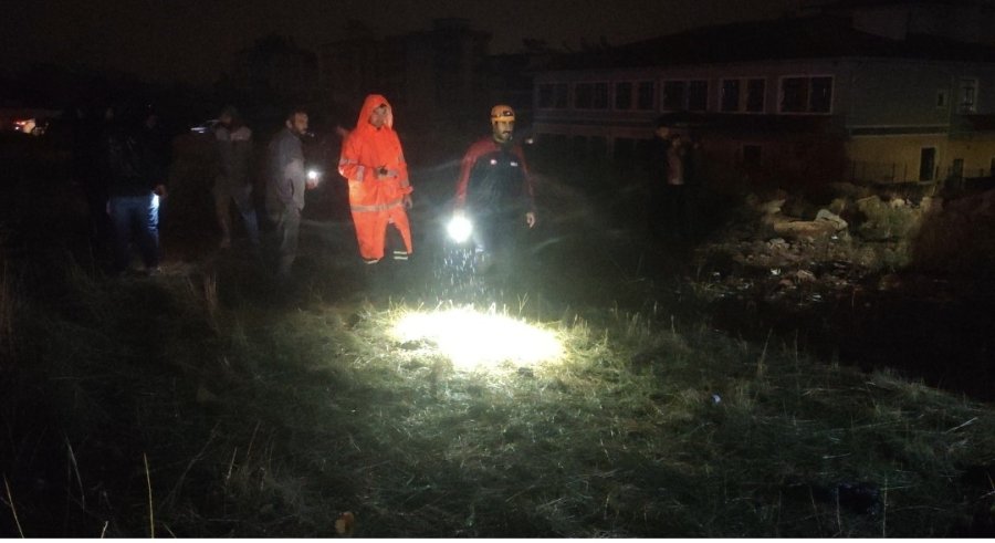 Hortumun Vurduğu Konteynerlerde 4 Ölü, 1 Yaralı