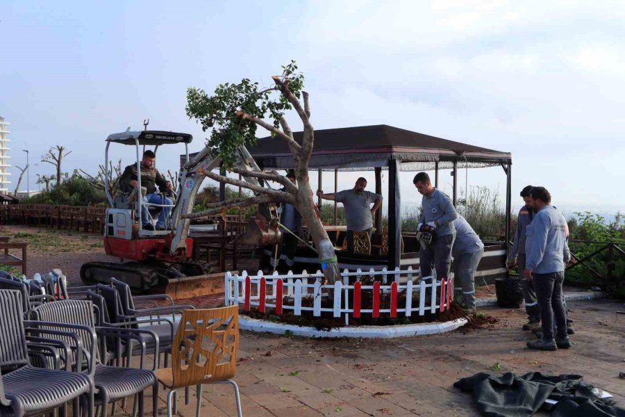 Antalya’da 4 Kişinin Ölümüne Sebep Olan Hortum, Şantiye Alanına Gelinceye Kadar Önüne Geleni Adeta Parçalamış