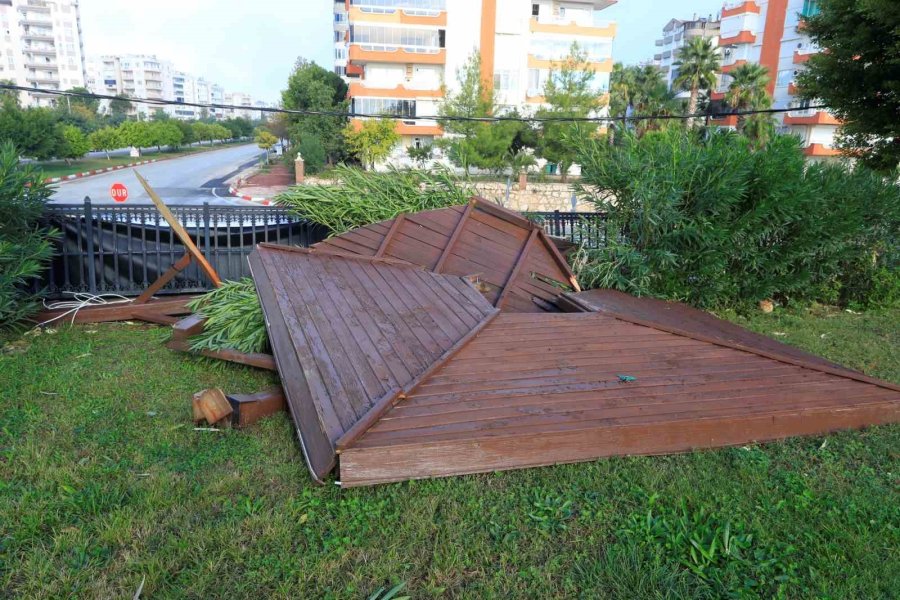 Antalya’da 4 Kişinin Ölümüne Sebep Olan Hortum, Şantiye Alanına Gelinceye Kadar Önüne Geleni Adeta Parçalamış