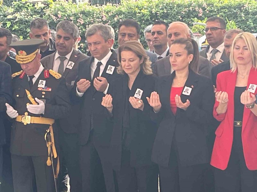 Hayatını Kaybeden Muratpaşa Kaymakamı Kara Gözyaşlarıyla Uğurlandı