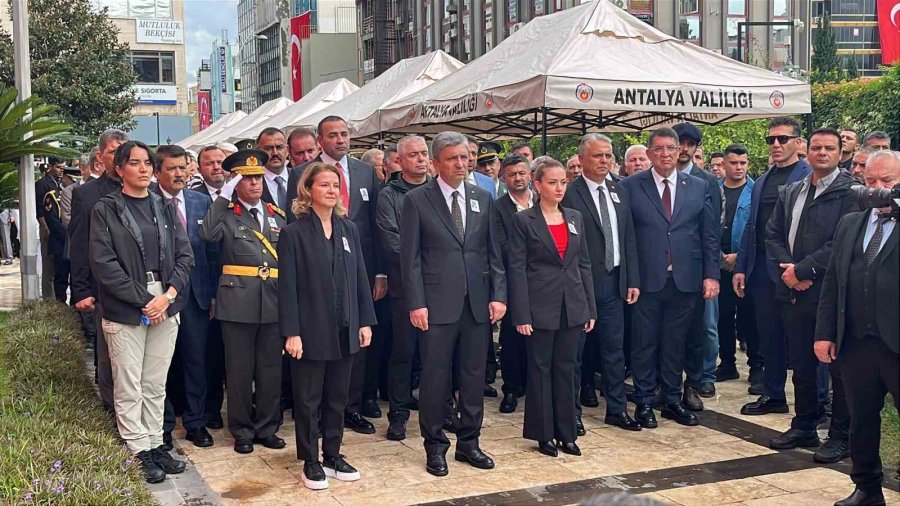Hayatını Kaybeden Muratpaşa Kaymakamı Kara Gözyaşlarıyla Uğurlandı