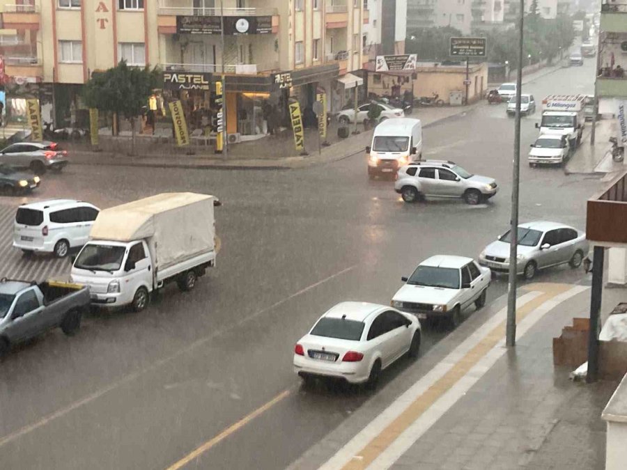 Mersin’de Şiddetli Yağış: İlçelerde Yollar Ve Tarım Alanları Su Altında Kaldı