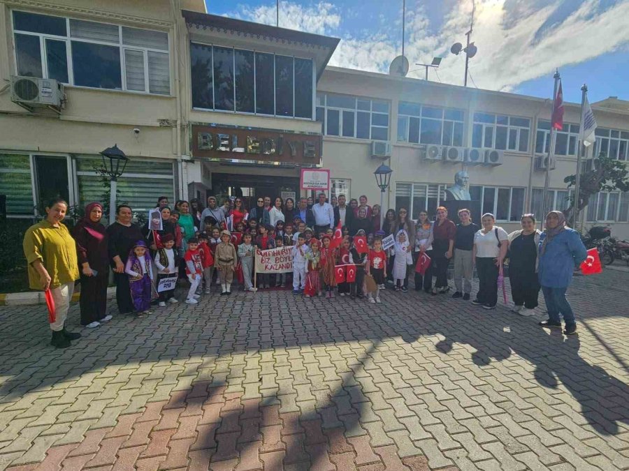 Bozyazı’da Miniklerden Cumhuriyet Coşkusuna Anlamlı Yürüyüş