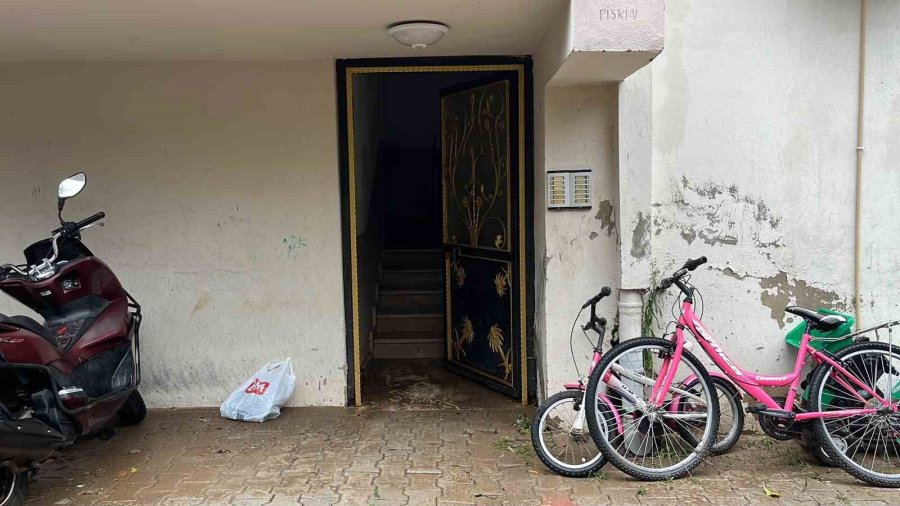 Alanya’da Pazar Yerini Su Bastı