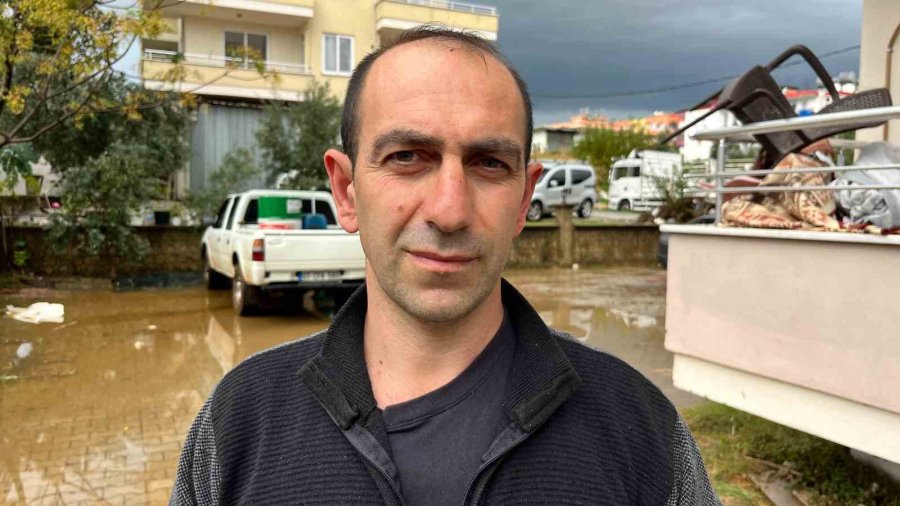 Alanya’da Pazar Yerini Su Bastı