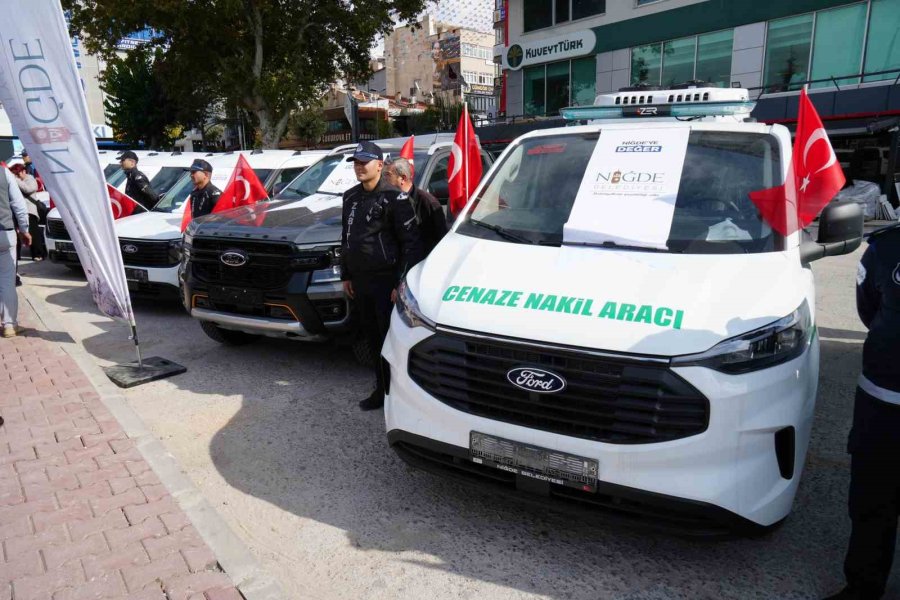 Niğde Belediyesi’nin Araç Filosu Güçleniyor: 20 Yeni Araç Hizmete Girdi