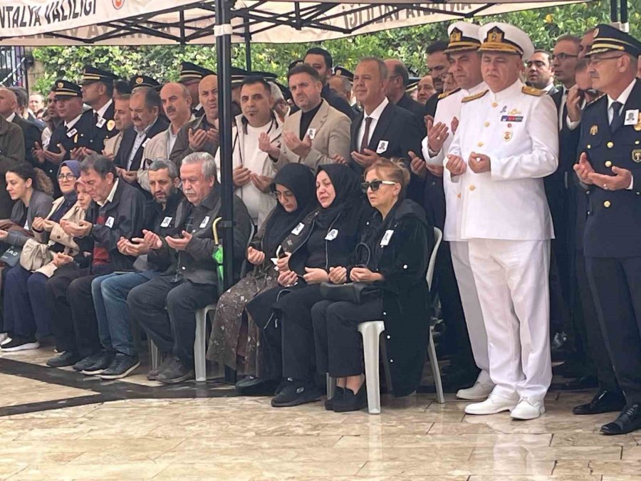 Hayatını Kaybeden Muratpaşa Kaymakamı Kara Gözyaşlarıyla Uğurlandı
