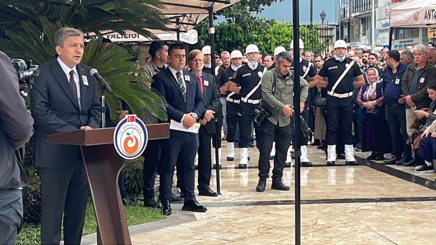Hayatını Kaybeden Muratpaşa Kaymakamı Kara Gözyaşlarıyla Uğurlandı
