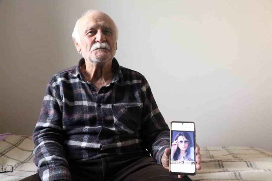 Mankenler Kraliçesi Aslı Baş’ın Babası: " Kızım Cinayete Kurban Gitti"