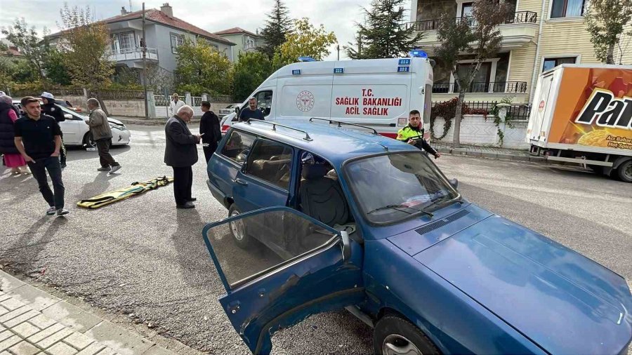Karaman’da İki Otomobil Çarpıştı: 1 Yaralı