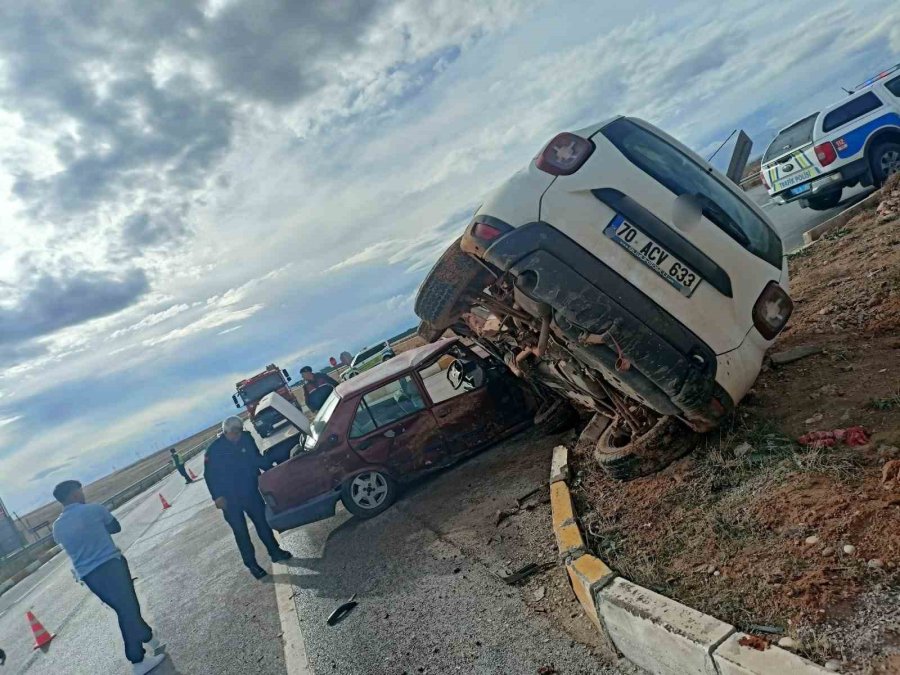 Karaman’da Otomobille Cip Çarpıştı: 2 Yaralı