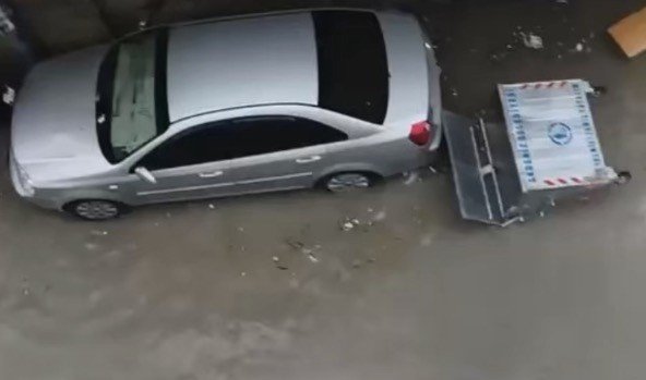 Mersin’de Sağanak Yağış Hayatı Olumsuz Etkiledi