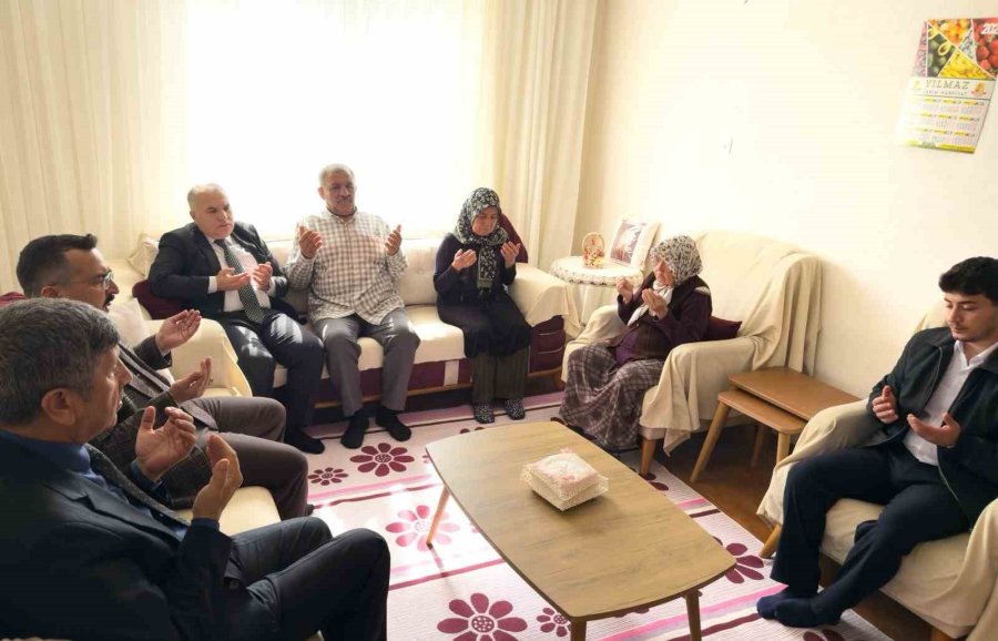 Cumhuriyet Bayramında Anamur’da Şehit Aileleri Unutulmadı