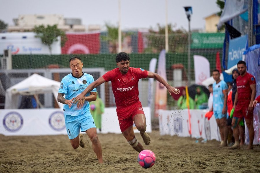 Plaj Futbolu Dünya Kulüpler Şampiyonası’nda Alanya Belediyespor Penaltılarla Çeyrek Finalde