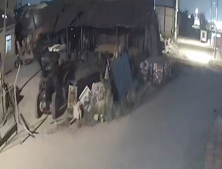 Otomobil Ve Traktör Hırsızı Önce Kameraya, Sonra Polise Yakalandı