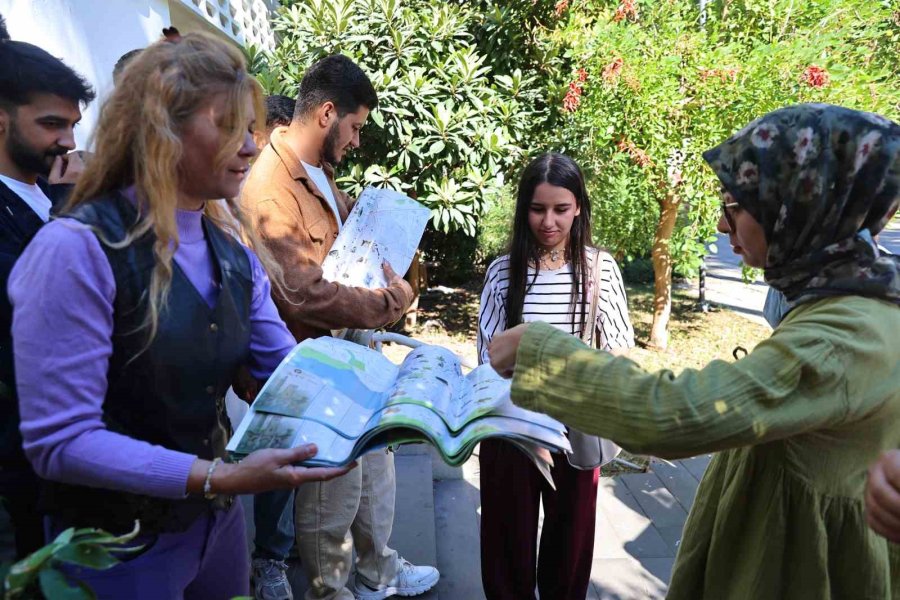 Üniversite Öğrencileri Antalya’nın Tarihi Ve Kültürel Zenginliklerini Keşfettiler