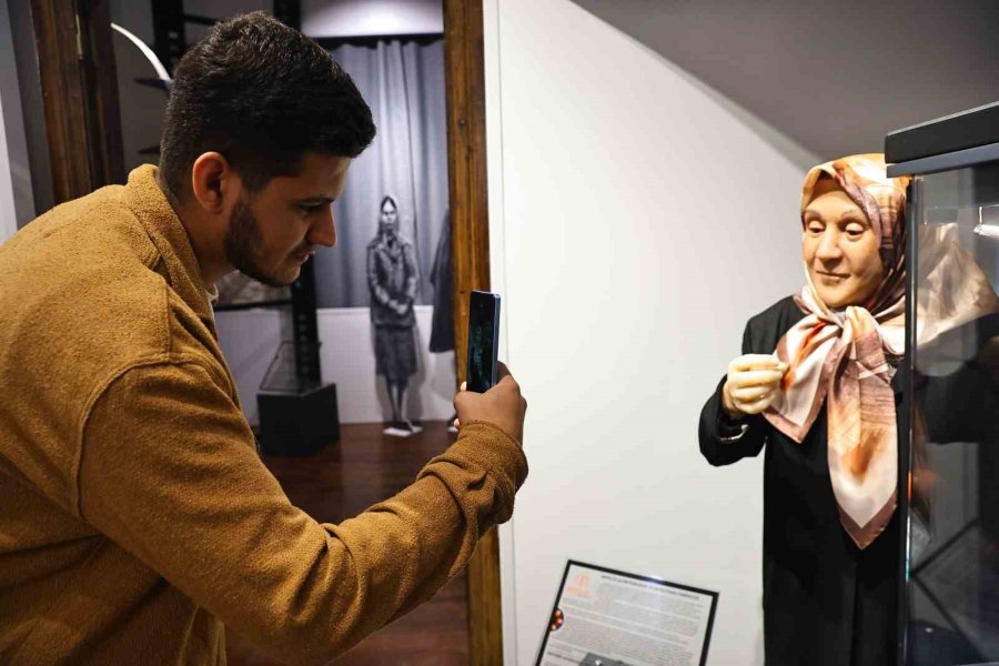 Üniversite Öğrencileri Antalya’nın Tarihi Ve Kültürel Zenginliklerini Keşfettiler