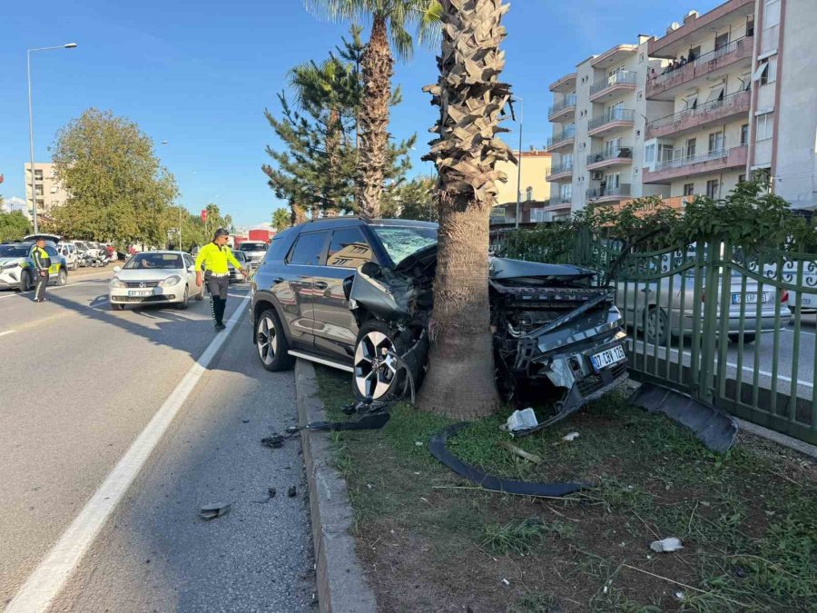 Otomobilin Çarptığı Yaşlı Adama İlk Müdahale Yoldan Geçen Doktor Belediye Başkanından Geldi