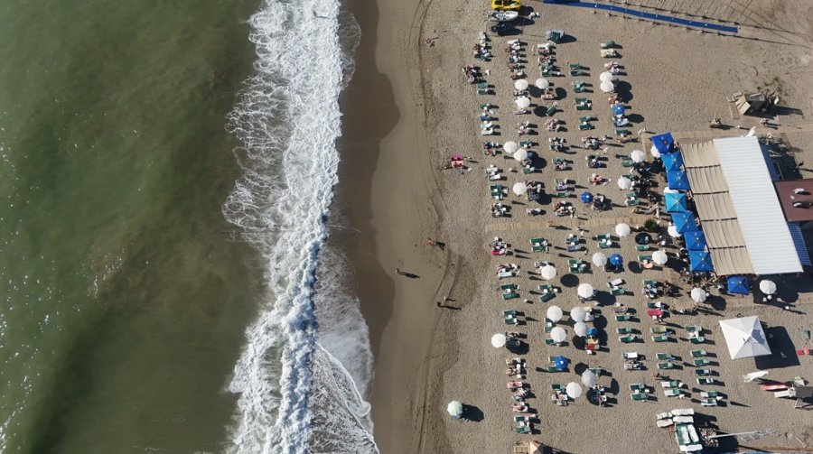Alanya’da Yağmurun Ardından Güneş Yüzünü Gösterdi Sahiller Doldu