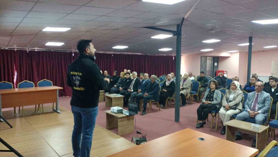 Hüyük’te Zehir Tacirlerine Karşı Bilinçli Anne Mesaisi