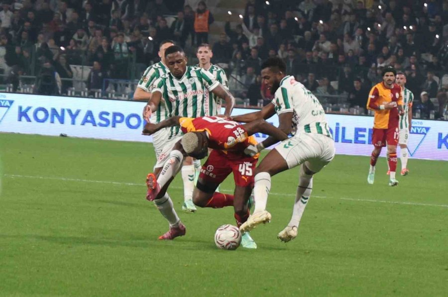 Trendyol Süper Lig: Konyaspor: 0 - Galatasaray: 2 (ilk Yarı)