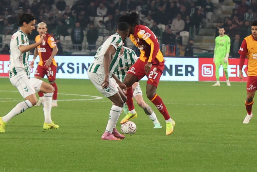 Trendyol Süper Lig: Konyaspor: 0 - Galatasaray: 2 (ilk Yarı)