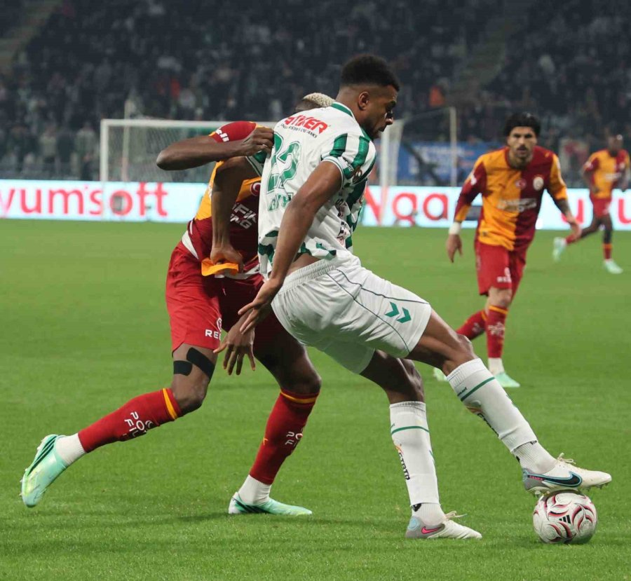 Trendyol Süper Lig: Konyaspor: 0 - Galatasaray: 2 (ilk Yarı)