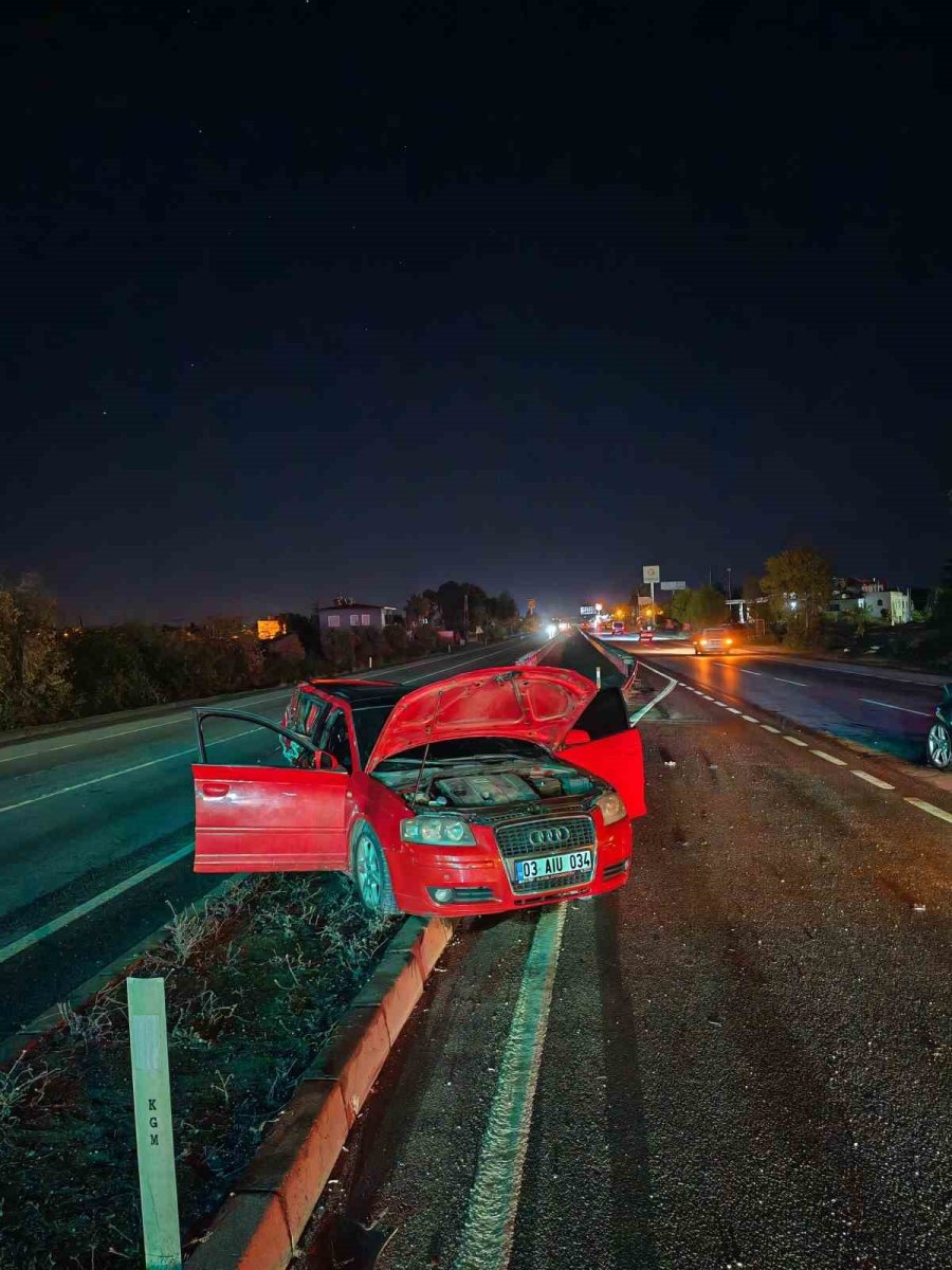 Antalya’da Alkollü Sürücü Ortalığı Savaş Alanına Çevirdi: 4 Yaralı