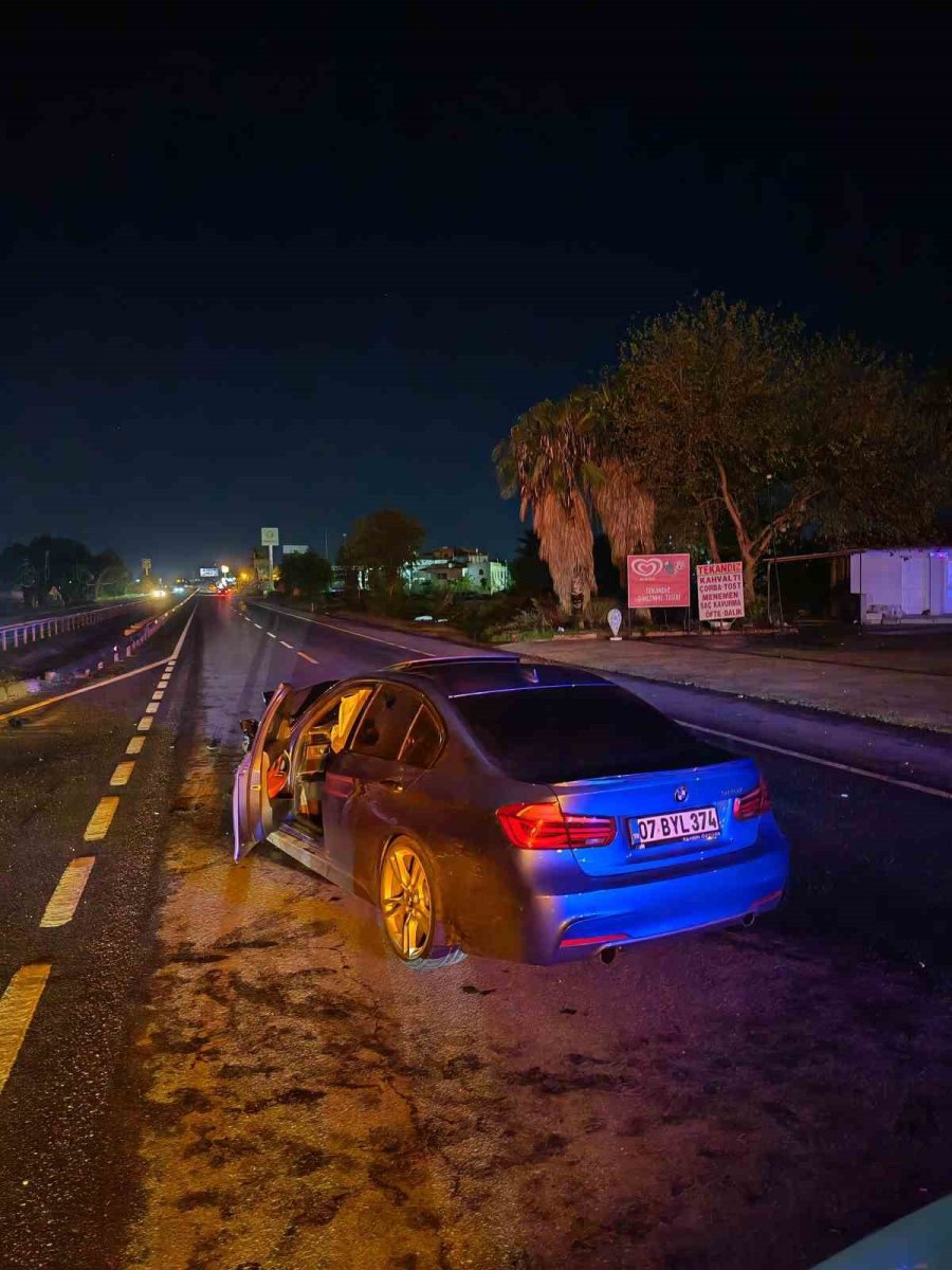Antalya’da Alkollü Sürücü Ortalığı Savaş Alanına Çevirdi: 4 Yaralı