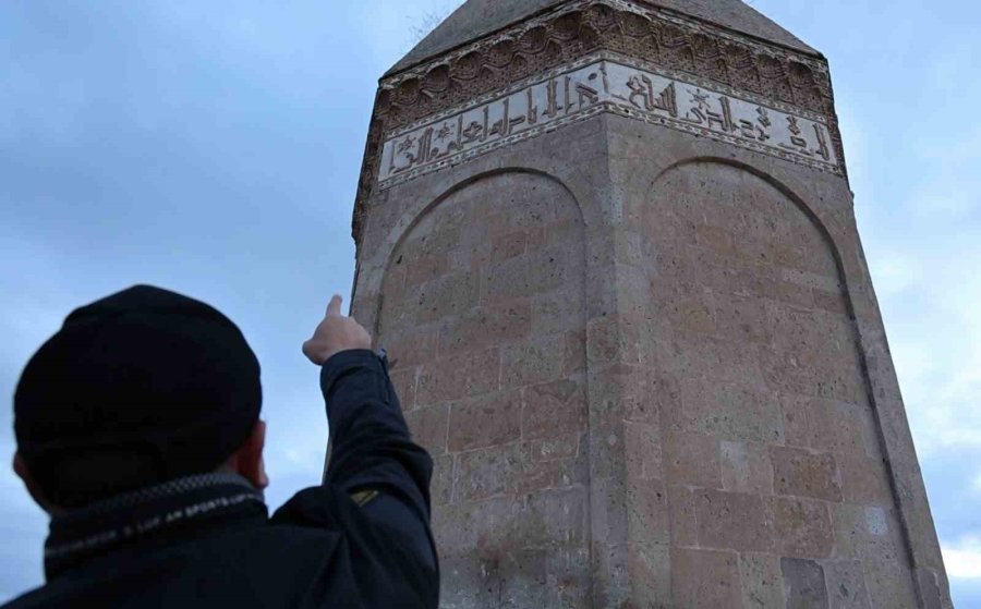 Anadolu Selçuklu Devletinin Turhasan Bey’e Yaptırdığı 8 Asırlık Türbe
