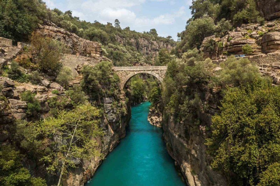 Antalya’da Kültür Yolu Heyecanı Başladı: Bakan Ersoy 440’tan Fazla Etkinliğin Açılışını Yaptı