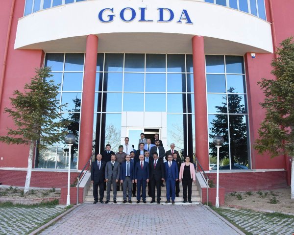 vali-meral-golda-gida-sehrini-ziyaret-etti-001.jpg